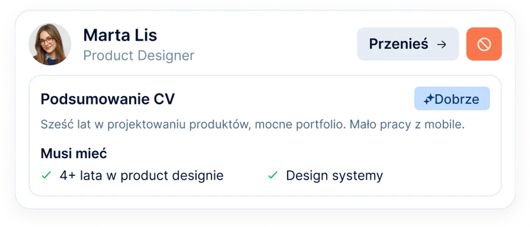 Ocena AI kandydata i przycisk przeniesienia u rekrutera